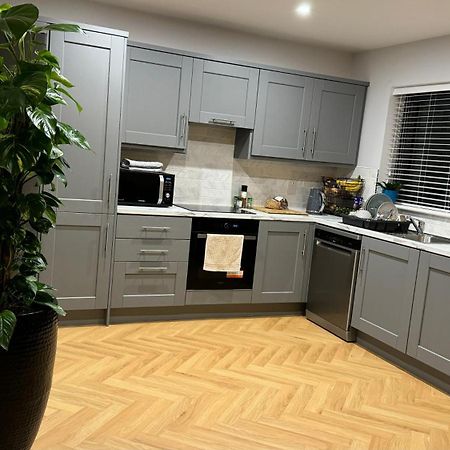 Large Bedroom Near To The Center Κορκ Εξωτερικό φωτογραφία